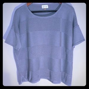 Ladies Avaleigh Silver/Gray Top. Size Large